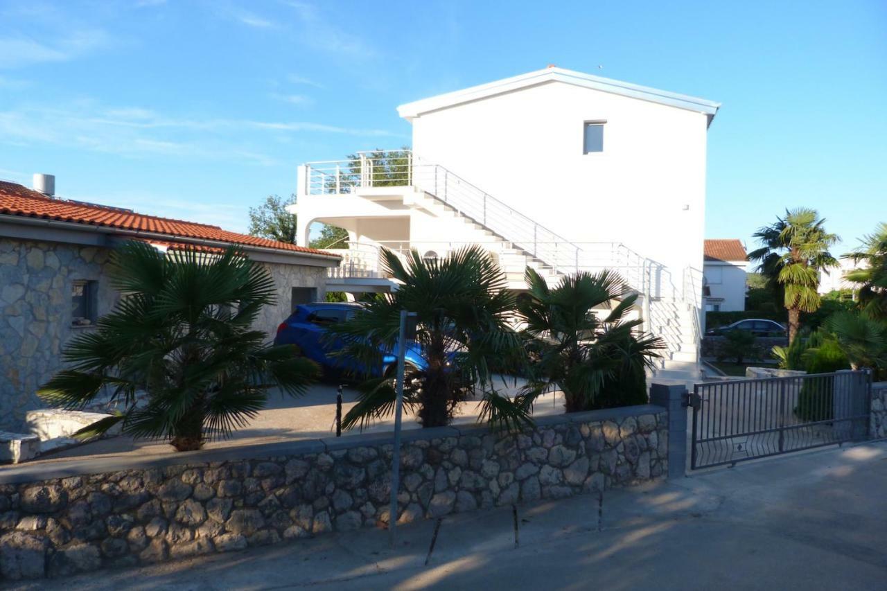 Apartments Monja & Dadi, Malinska, Vantacici Eksteriør bilde